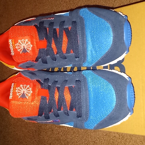 Reeboks - Picture 2 of 5